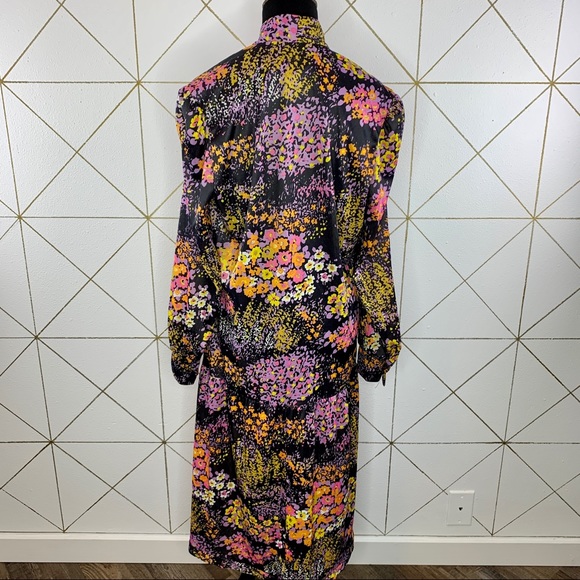 Psychedelic Floral Secretary Dress with Bow Drop Waist with Button details - Picture 3 of 14